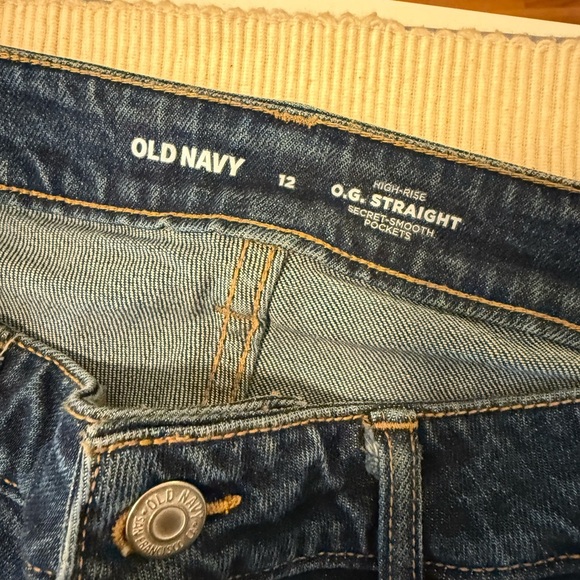 Old Navy Women's Blue Jean Shorts 12 - Picture 7 of 9